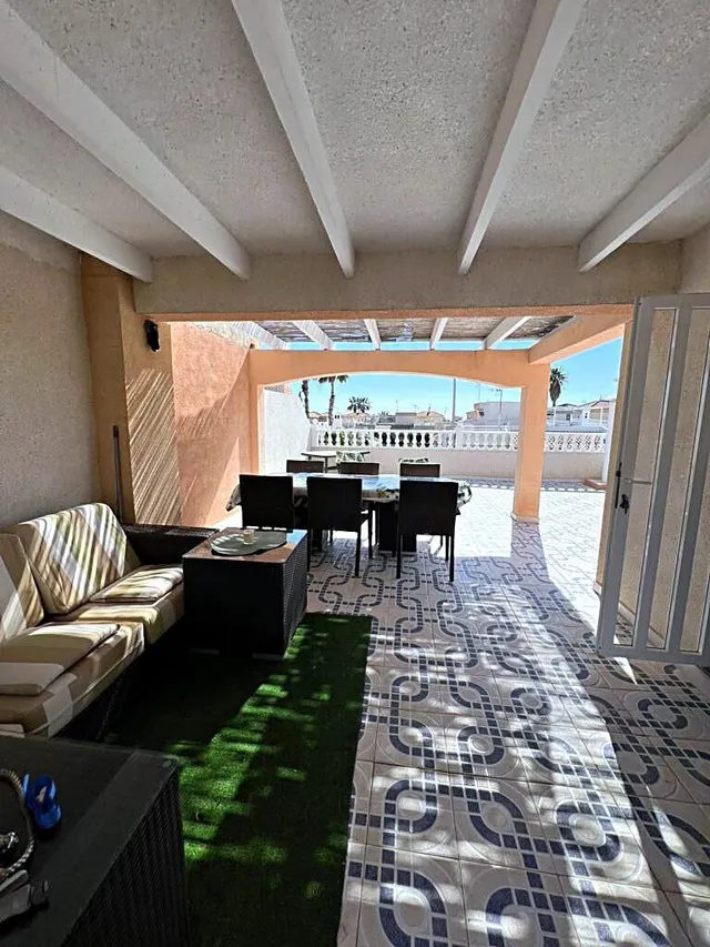 Bungalow con piscina comunitaria, Alicante, Orihuela Costa. 3 habitaciones, 105 m2, 3 kilómetros del mar — 15