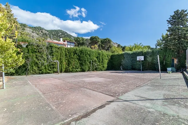 Chalet independiente con piscina y pista de tenis en Alfacar — 26
