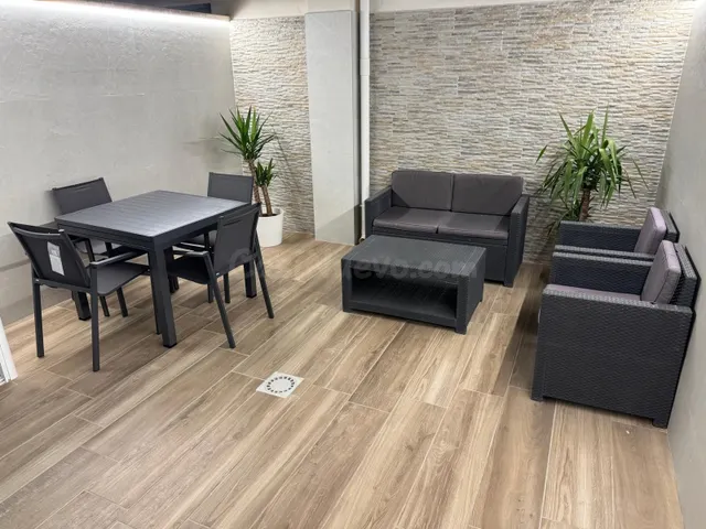 EXCELENTE UNIFAMILIAR CON VAROS AMBIENTES PARA LA FAMILIA — 2