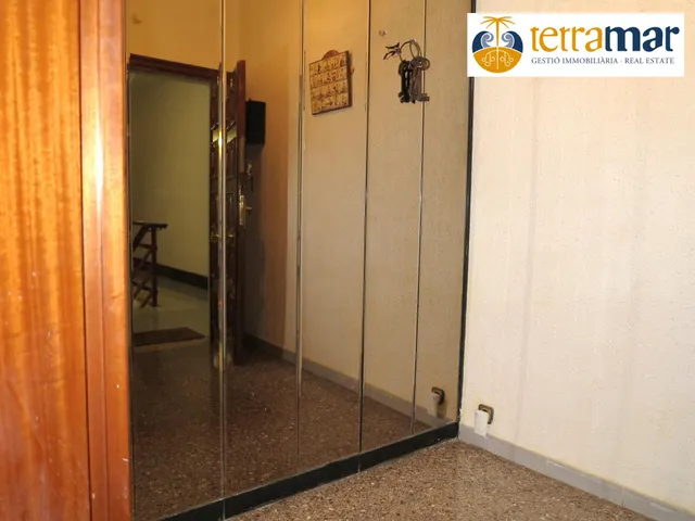 PISO EN VENTA AVDA. CORNELLÁ - ESPACIO Y COMODIDAD A TU ALCANCE — 28