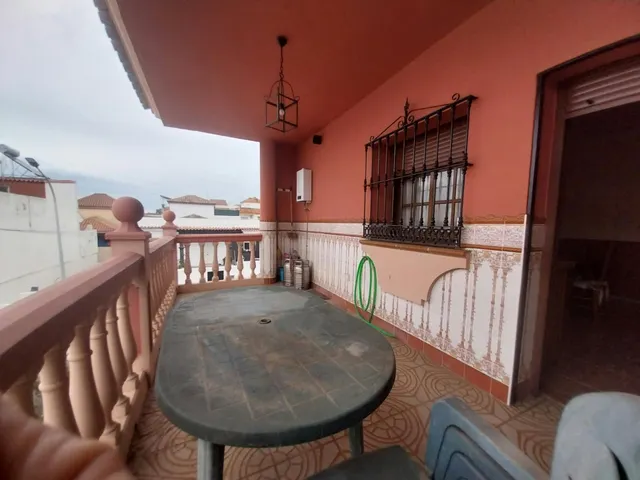 Espectacular chalet en una planta con terraza, jardin y amplio garaje — 6
