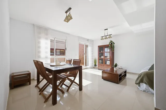 ¡Espectacular Ático Esquinero con Terraza de 30 m2 y Vistas  - foto 3