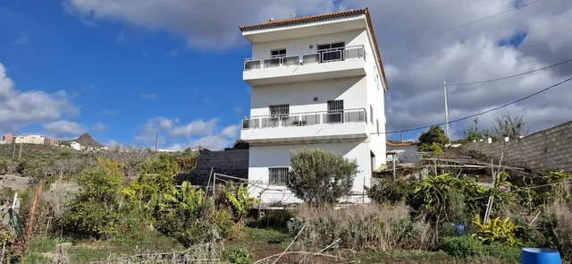Encantadora Casa en Arona Pueblo con Terreno y Vistas Panorá - foto 5