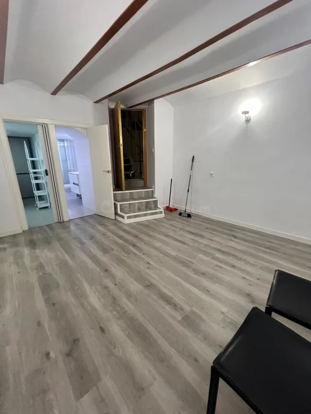 Piso en venta en calle Mallorca, junto a Comte d'Urgell – Barcelona — 3