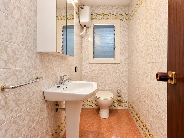 Piso de 4 habitaciones con ascensor en Manresa — 14