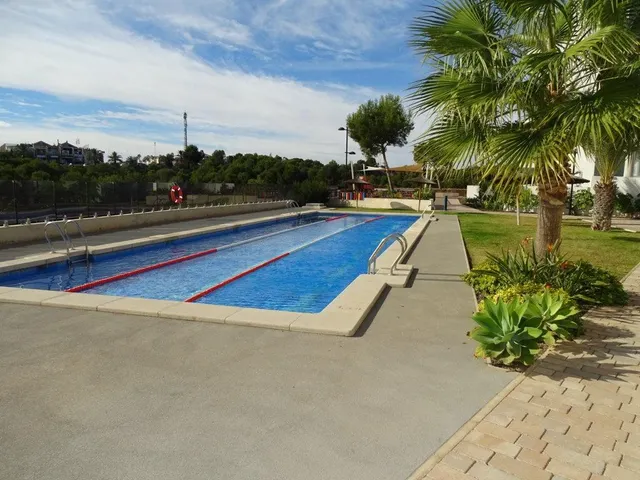 LUJOSO ÁTICO CON ESPECTACULAR TERRAZA Y SOLARIUM — 47