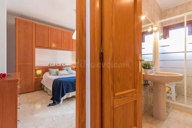 BONITO APARTAMENTO EN TORREVIEJA:3 HAB, 1 BAÑO, 1 ASEO — 5