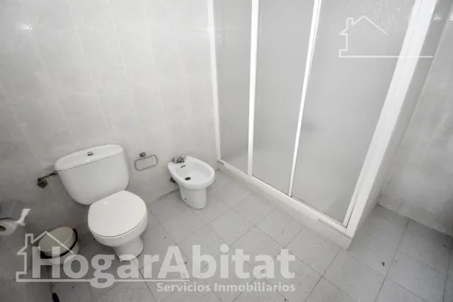 ¡Hazla a tu gusto! Gran casa para reformar con terraza y balcón, cerca del ayuntamiento — 41