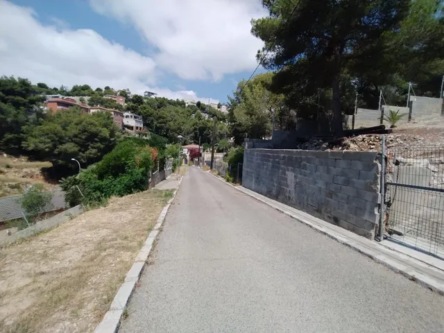 Terreno urbano edificable en venta de 840 m2 en zona residencial de Cunit — 2