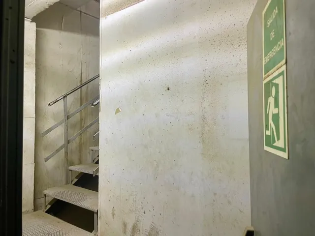 LOCAL de 1200m2 en alquiler con posibilidad de salida de humo — 9