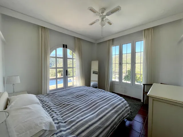 Chalet 3 habitaciones 222m² en venta - Istan pueblo — 38