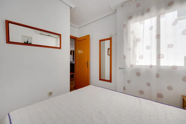 Atico de 3 Dormitorios en Residencial con Piscina en Torrevieja — 17
