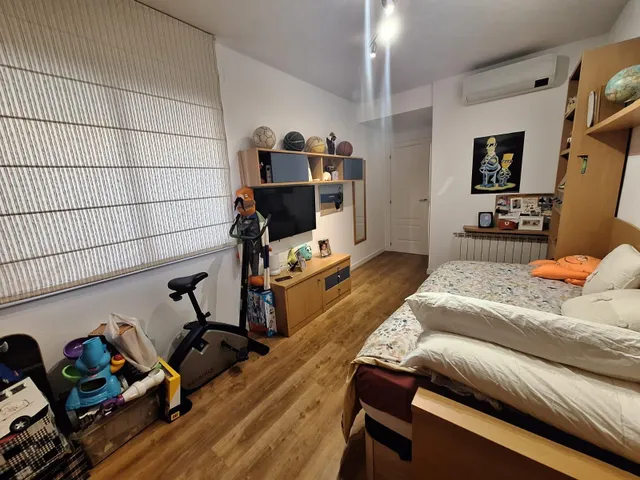 Atico centrico  en planta con terraza en duplex, trastero y piscina — 31