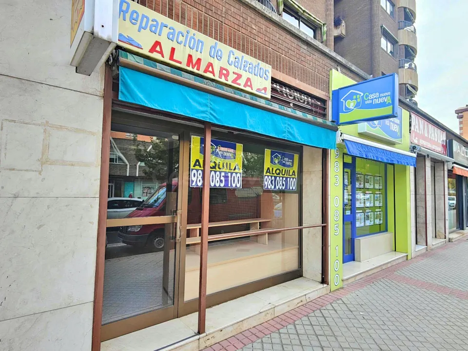 Local disponible en zona de alto tránsito peatonal - Parquesol