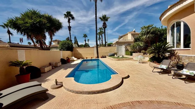 Villa 4 habitaciones 162m² en venta - Doña Pepa — 25