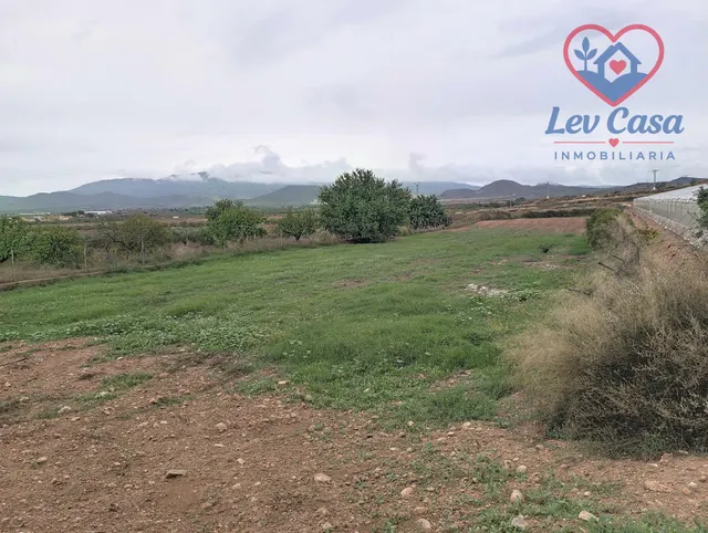 Se vende parcela de unos 3.000 m2 — 49.900 € — 6