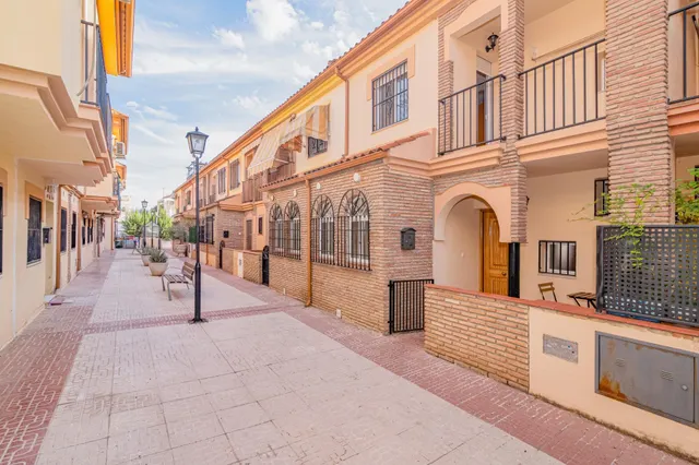 OPORTUNIDAD EN VENTA DE CASA ADOSADA DE 3 DORMITORIOS EN VEGAS DEL GENIL — 27