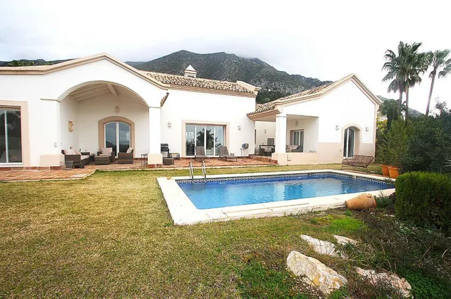 Chalet 4 habitaciones 223m² en venta - Istan pueblo - foto 3