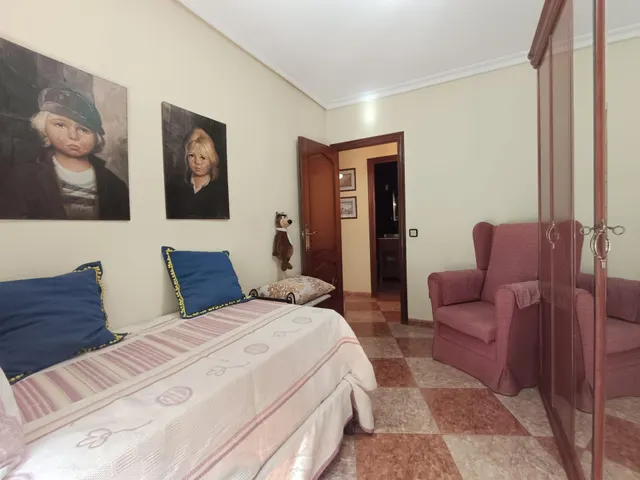 Gran vivienda con 5 dormitorios junto avenida Barcelona!! — 13