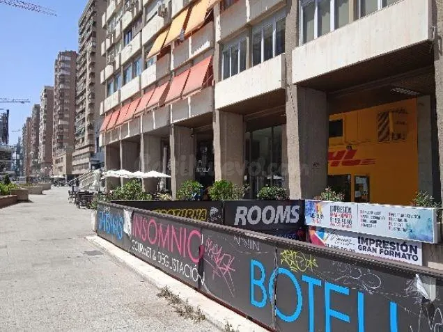 SE VENDE local comercial OKUPA en C General Peron de Madrid - foto 2