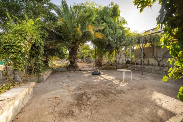 Terreno urbanizable, actualmente hay un restaurante. — 40