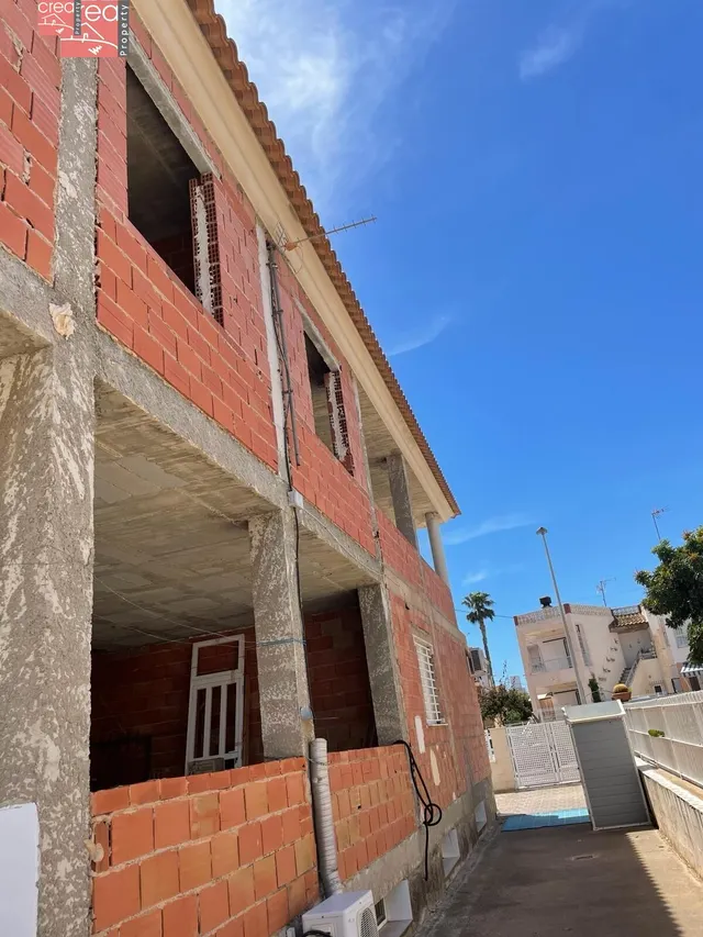 OPORTUNIDAD PARA UN GRAN INVESION DUPLEX CON PARCELA DE 250M2 SEMI CONSTRUIDO CON PROYECTO APROBADO — 20