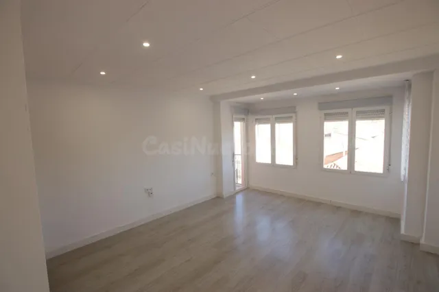 VIVIENDA TOTALMENTE REFORMADA SIN MUEBLES CON COCINA EQUIPADA — 2