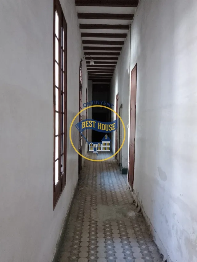 CASA HISTÓRICA CON TERRENO URBANO A LA VENTA EN MONTAVERNER!!! — 26
