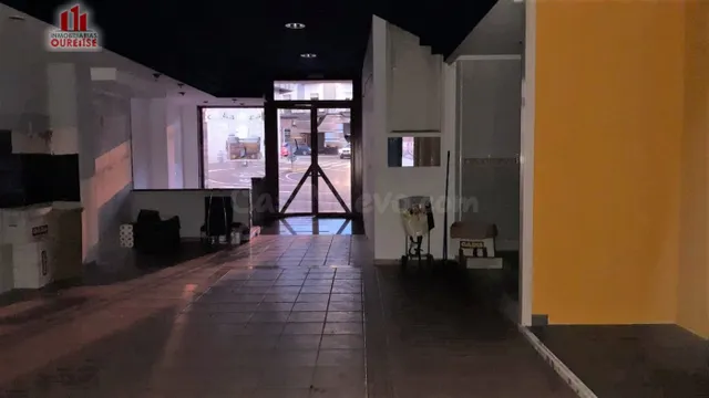 LOCAL ACONDICIONADO SITUADO MUY PRÓXIMO AL JARDÍN DEL POSÍO.