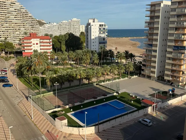 Apartamento en Segunda línea de playa. — 2