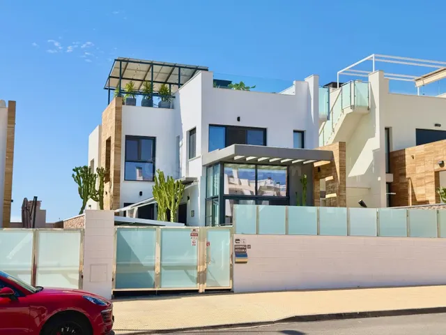 Villa 3 habitaciones 132m² en venta - Lomas de Cabo Roig