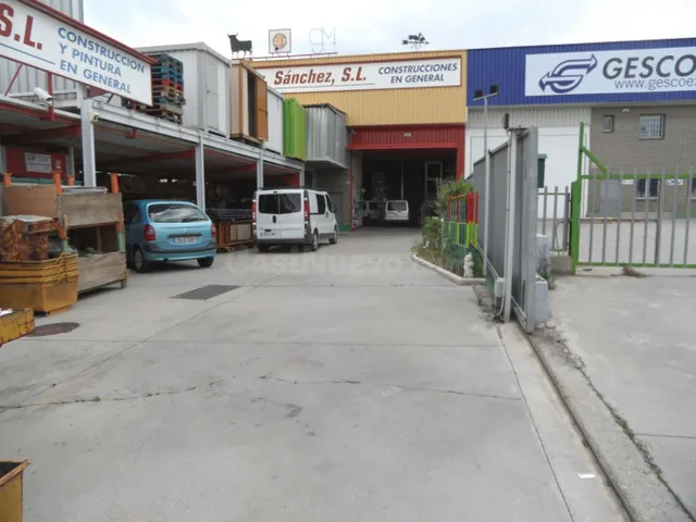 A LA VENTA NAVE EN POLIGONO DE SAN CRISTOBAL - foto 2