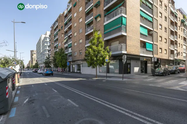 Piso en Calle Arabial con Vistas Despejadas al Parque García Lorca — 26