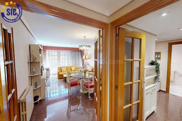 Bonito piso, para entrar a vivir con 4 habitaciones, 2 baños