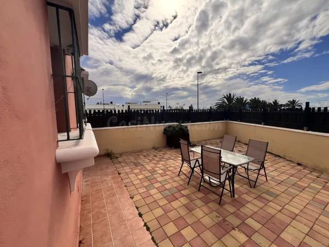 Planta baja tipo bungaló en esquina con 103 m2 de jardín en  - foto 4