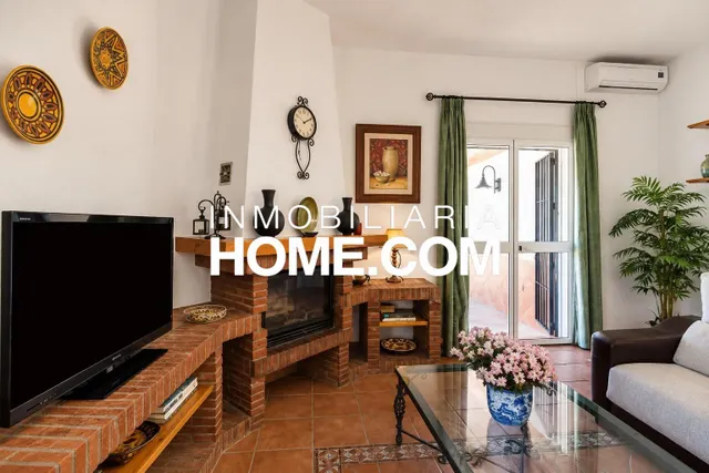Villa independiente en una sola planta con piscina privada, jardín y licencia turística en Alhaurín de la Torre — 18