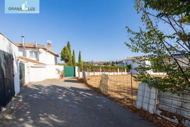 Compra tu parcela para hacer la casa de tus sueños a 5 min de Granada. Huétor Vega — 4