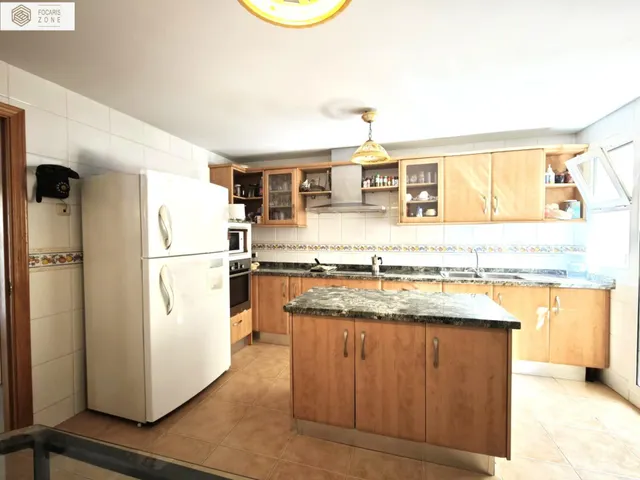 PRECIOSO CHALET PAREADO JUNTO AL MAR — 7