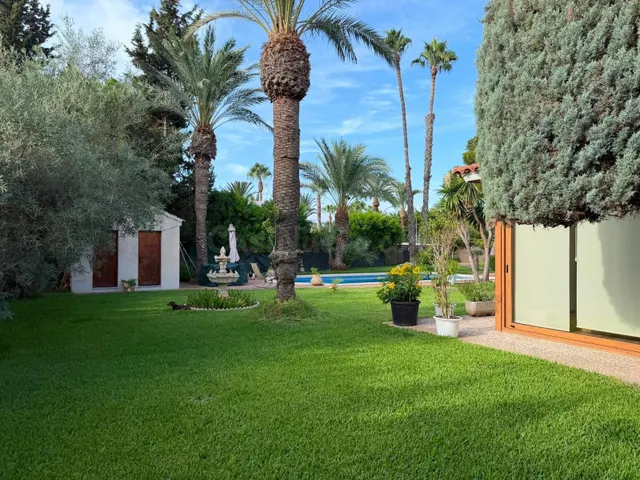 Alquiler Chalet con piscina en alquiler en Elche, zona Valverde. — 4