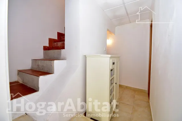 Precioso ático dúplex, impecable y luminoso, todo amueblado y en pleno centro histórico — 38