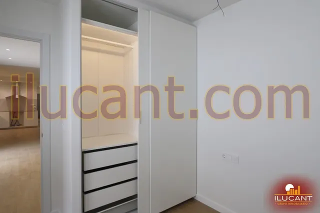FANTASTICO  PISO CON REFORMA A ESTRENAR JUNTO AV. CONDE LUMIARES — 12