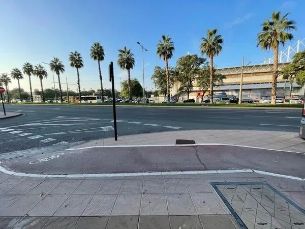 Oficina en Alquiler , en la zona de Juan Carlos I — 13