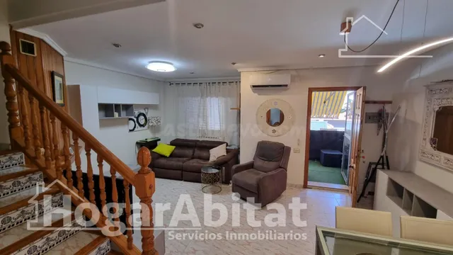 ¡OPORTUNIDAD! ADOSADO JUNTO A LA PLAYA CON GARAJE Y LICENCIA - foto 4
