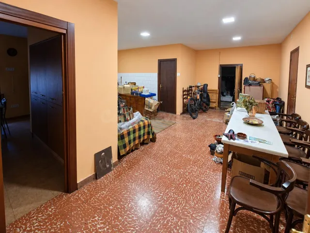 Casa con local comercial, garaje y patio en la gargantada, lieres. ¡vivienda y negocio en un mismo inmueble! — 5