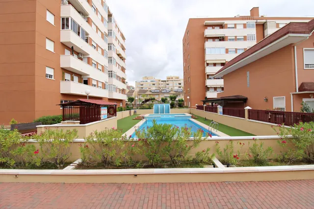 BUNGALOW DE ESQUINA EN ZONA KELME — 2