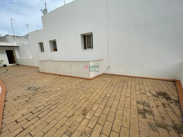 FINCA INDEPENDIENTE JUNTO AL AYUNTAMIENTO - foto 4