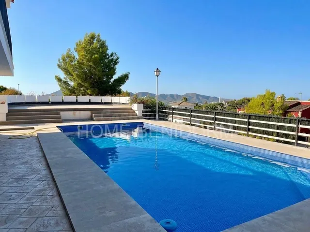 CHALET INDEPENDIENTE COMPLETAMENTE REFORMADO CON PISCINA, GARAJE Y VISTAS DESPEJADAS — 3