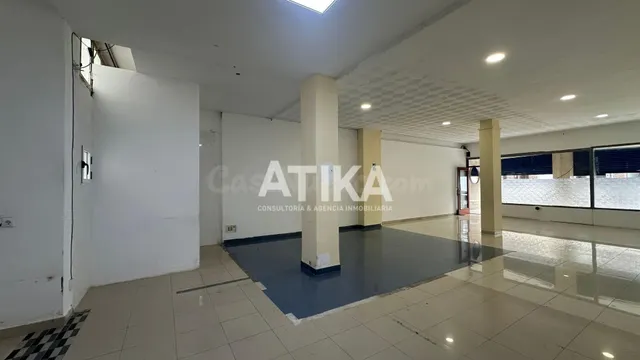 LOCAL COMERCIAL EN VENTA Y AQUILER EN ZONA DE ALTA VISIBILID