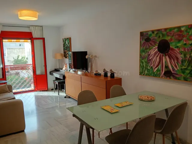 Piso de 2 habs, baños, cocina equipada, soleado y muy lumino - foto 2