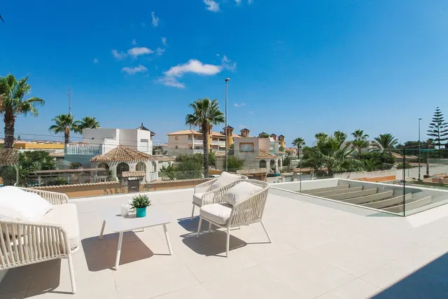 Villa 3 habitaciones 130m² en venta - Lomas de Cabo Roig — 31